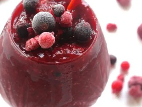 Limonada de frutos rojos