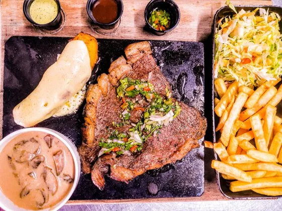 Churrasco nacional con champiñones al vino tinto